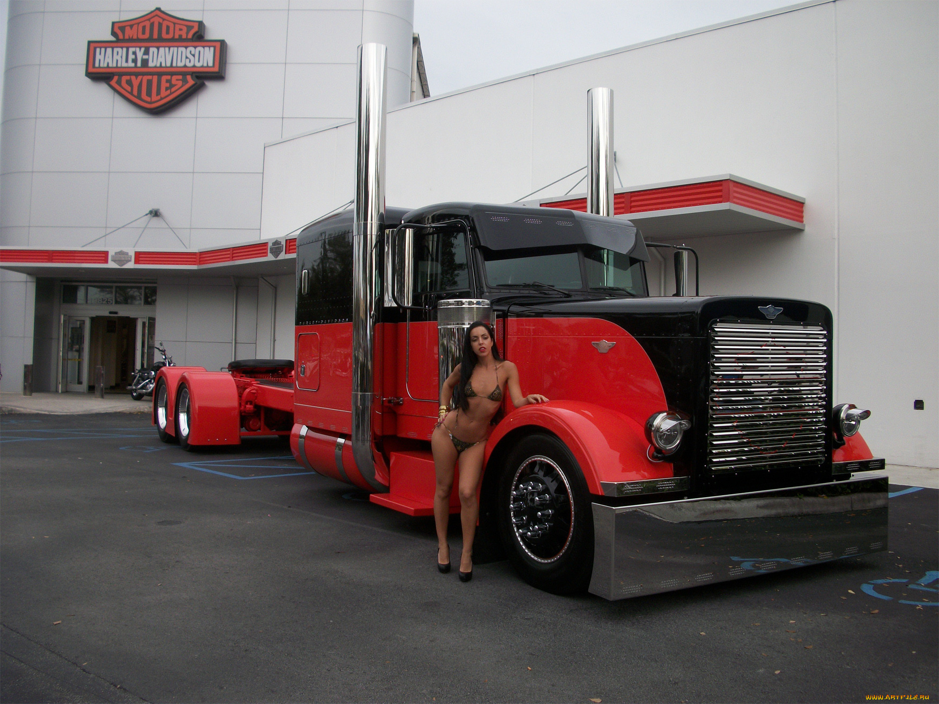 ,   , garage, red, sexy, peterbilt, black, lady